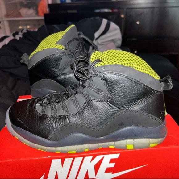 Jordan, Size 8’5, black and green